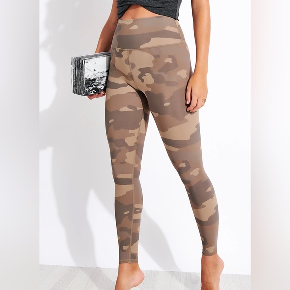 ALO Yoga Pants - NWT ALO Vapor Legging Putty Camouflage